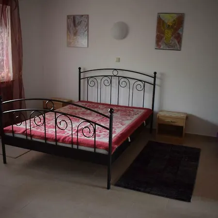 Apartment Gemutliche Ferienwohnung Im Grunen Trier