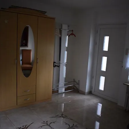 Gemutliche Ferienwohnung Im Grunen Apartment
