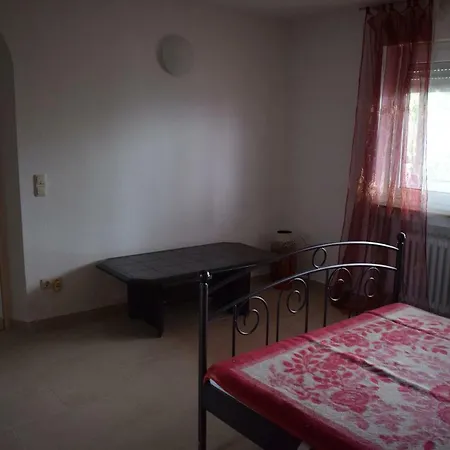 Gemutliche Ferienwohnung Im Grunen Apartment Trier